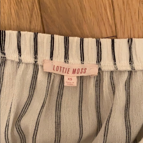 Striped romper!! Super cute - Picture 3 of 4